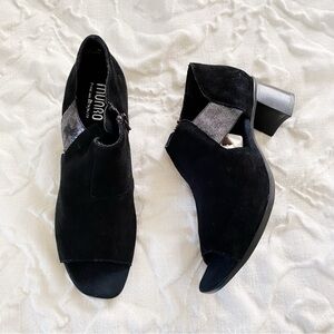 Munro sable Black Suede Sandal Size 10M